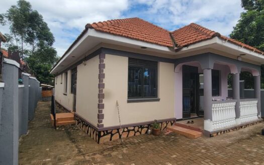 Bungalow in Kyanja