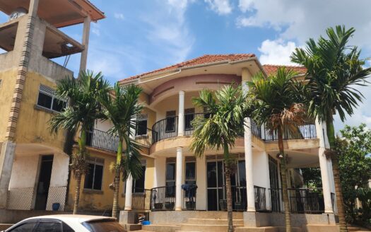 6 Bedroom House for sale in Namugongo